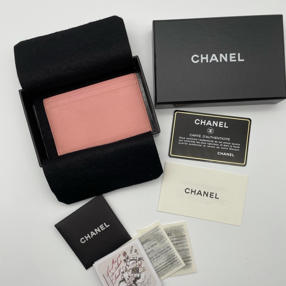Chanel - Picture 2 of 7